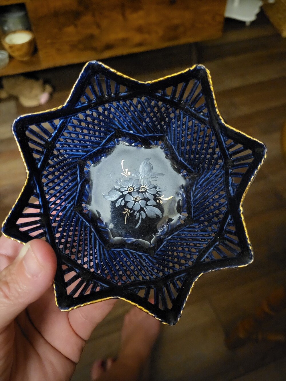 Source Unknown Cobalt Blue Starburst Glass Dish with Gold Trim and Floral Center